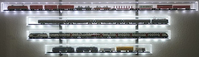 Beleuchtung von Zügen in Vitrinenröhren