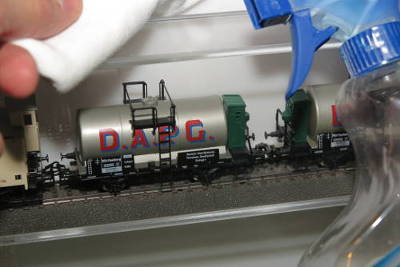 Vitrinenröhren pflegen